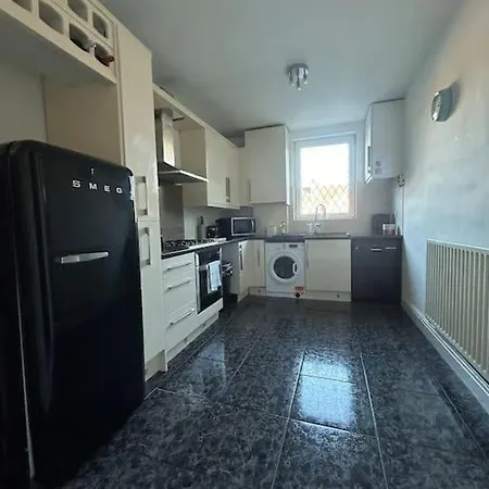 Comfy 3 Bedroom Home Free Parking In Doncaster Balby Exterior photo