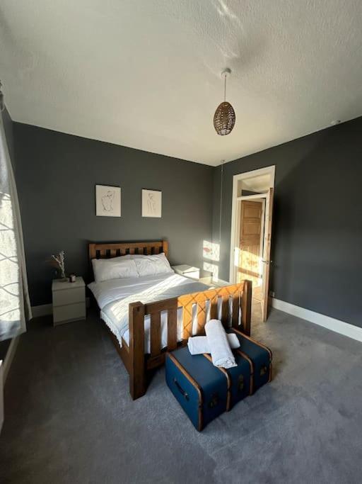 Comfy 3 Bedroom Free Parking In Doncaster