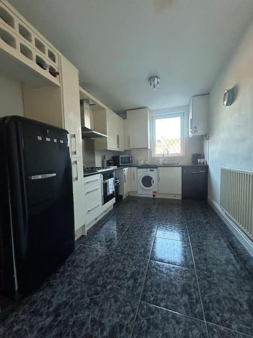 Holiday home Comfy 3 Bedroom Free Parking In Doncaster Balby